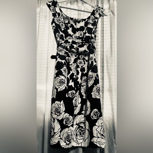 White House Black Market Dress - Picture 4 of 4